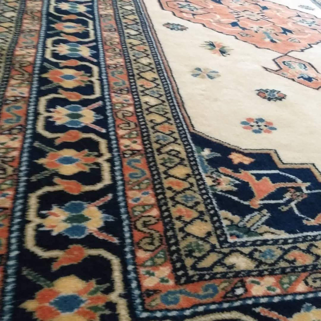 What is Persian Sultanabad Rug? - Nomads Loom