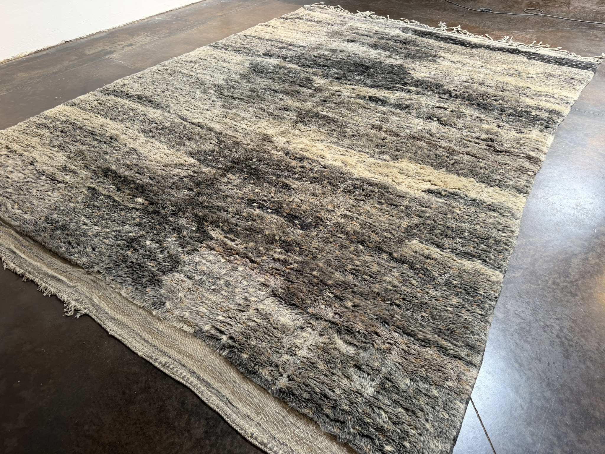 beni-ourain-afghan-rug-10ft5in-by-14ft2in (2)