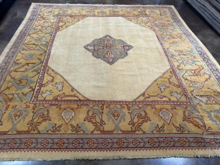 ANTIQUE OUSHAK  9'9" x 10'1"