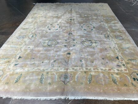 VINTAGE INDIAN  8'11" x 11'9"